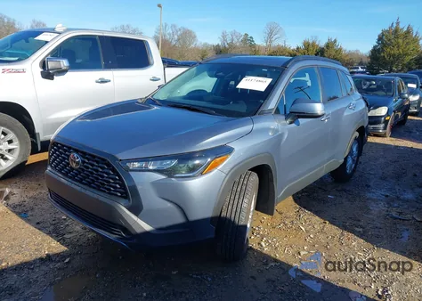 2024 Toyota Corolla Cross Le z USA, uszkodzony, nr VIN 7MUBAAAG9RV104784